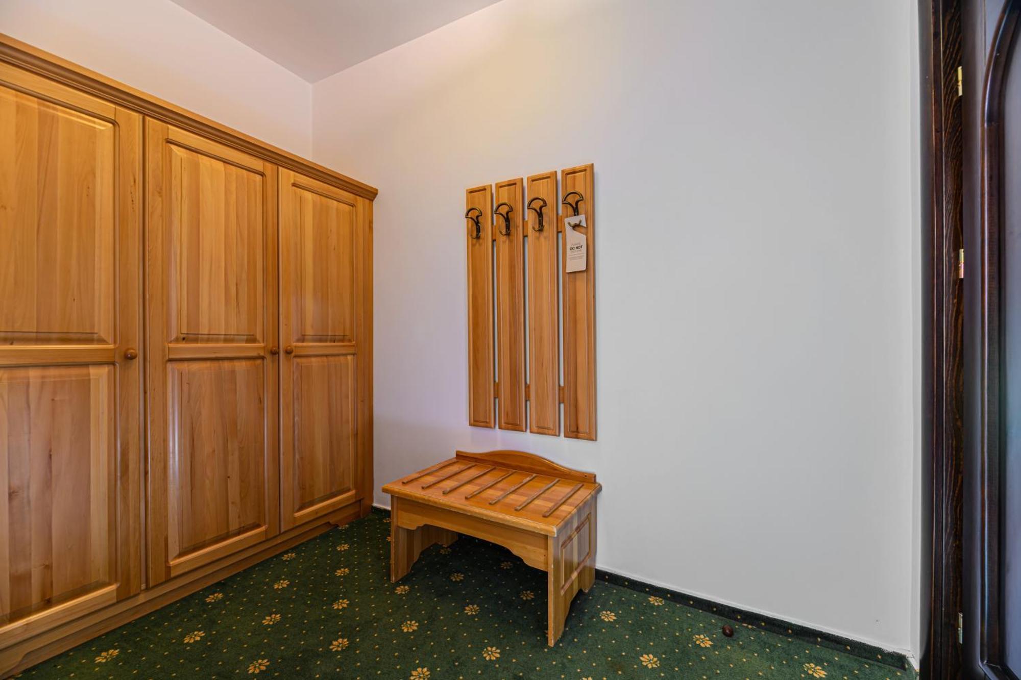 Hotel Casa Viorel Jacuzzi & Saunas 3*