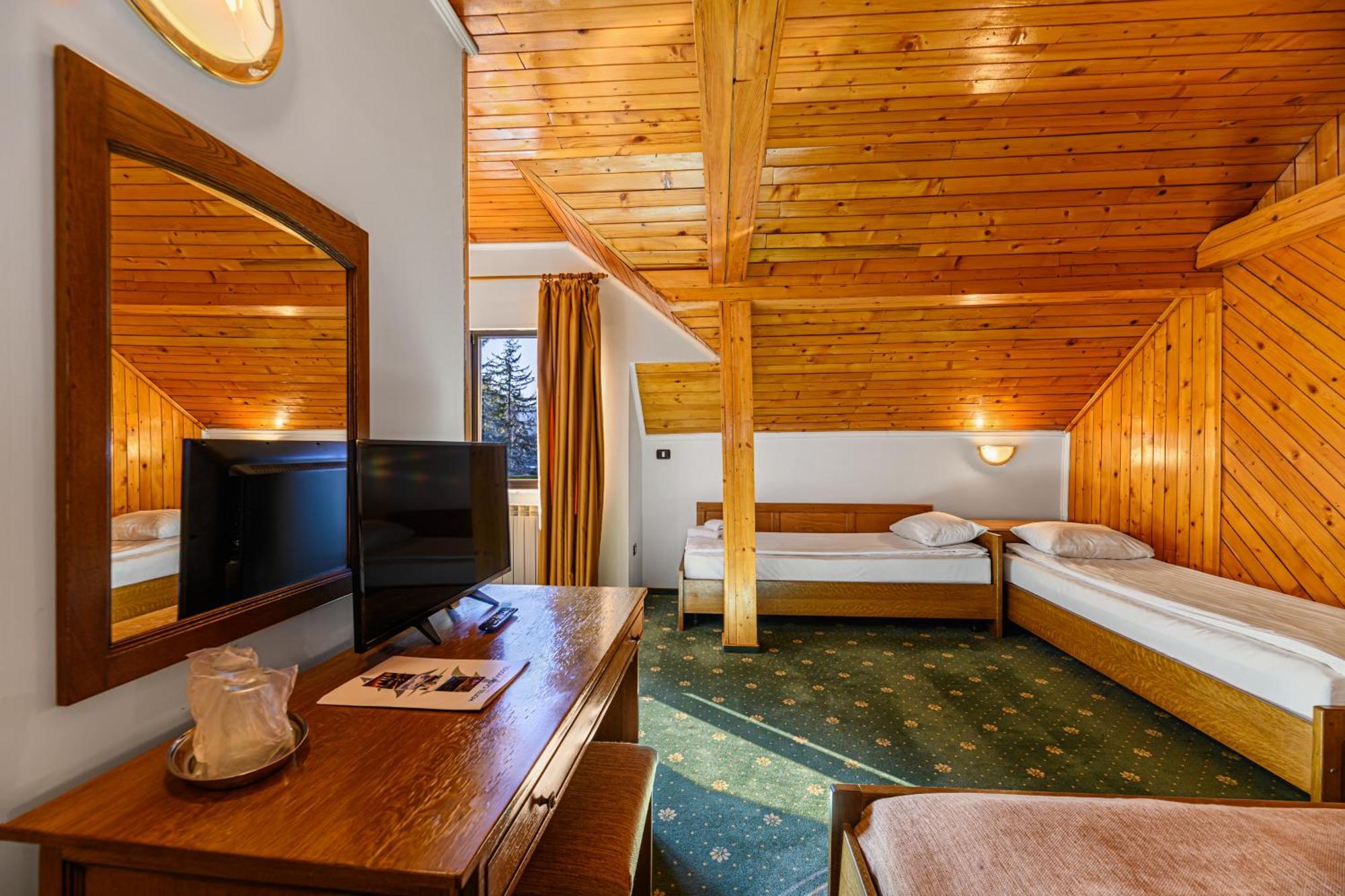 Hotel Casa Viorel Jacuzzi & Saunas 3*